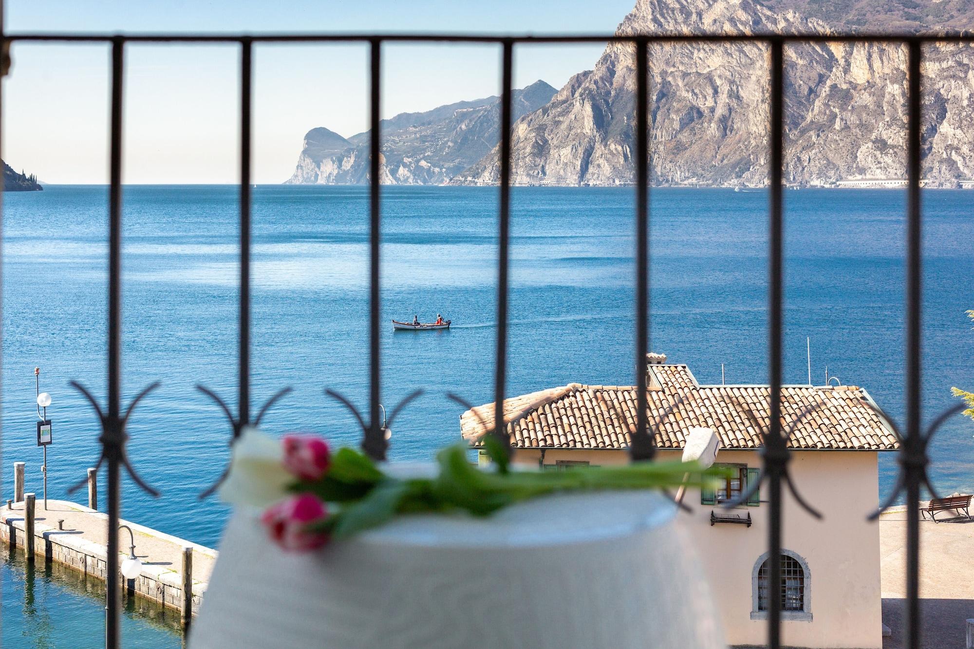 Hotel Lago Di Garda Nago Dış mekan fotoğraf